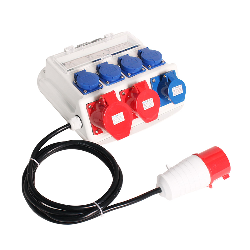 صندوق توزيع محمول ثلاثي الطور من PHLTD مقاوم للماء، متوافق مع المعايير الأوروبية، يحتوي على أربع مقابس وطنية قياسية، وثلاث مقابس صناعية IP44، ومقابس صناعية مقاومة للماء. - Image 3