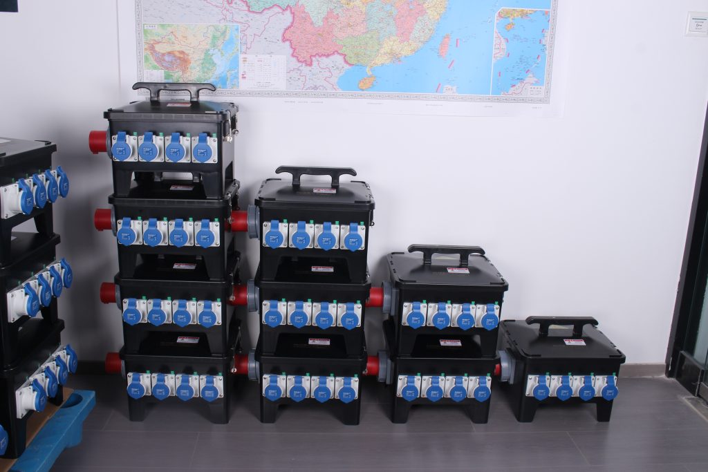 PHLTD Penghan black portable power distribution boxes in different sizes with industrial sockets