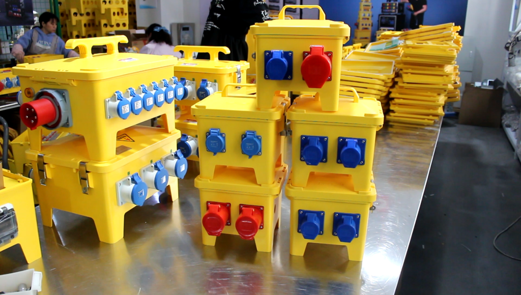 PHLTD Penghan yellow portable power distribution boxes with industrial sockets in the production area